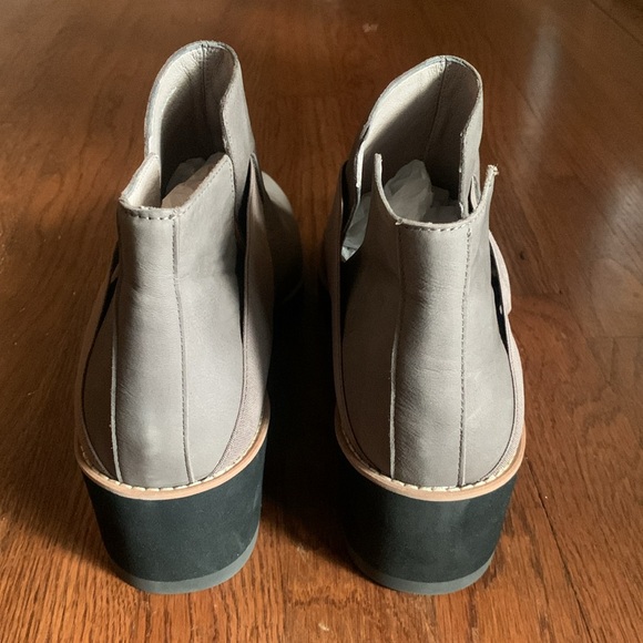 Eileen Fisher Lark Open Side Booties - Picture 3 of 9